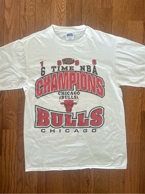 Chicago Bulls 1998 6 Time NBA Champions Vintage T-Size Large
